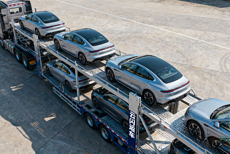 轿车托运交付现场